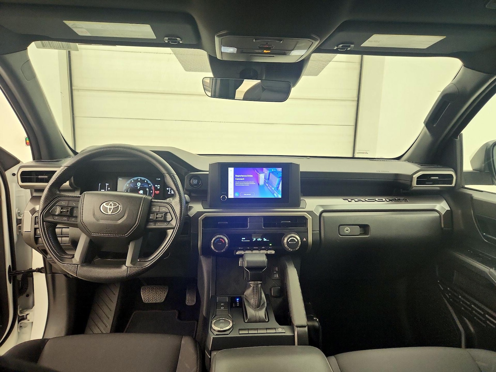 2025 Toyota Tacoma SR5 - Photo 10