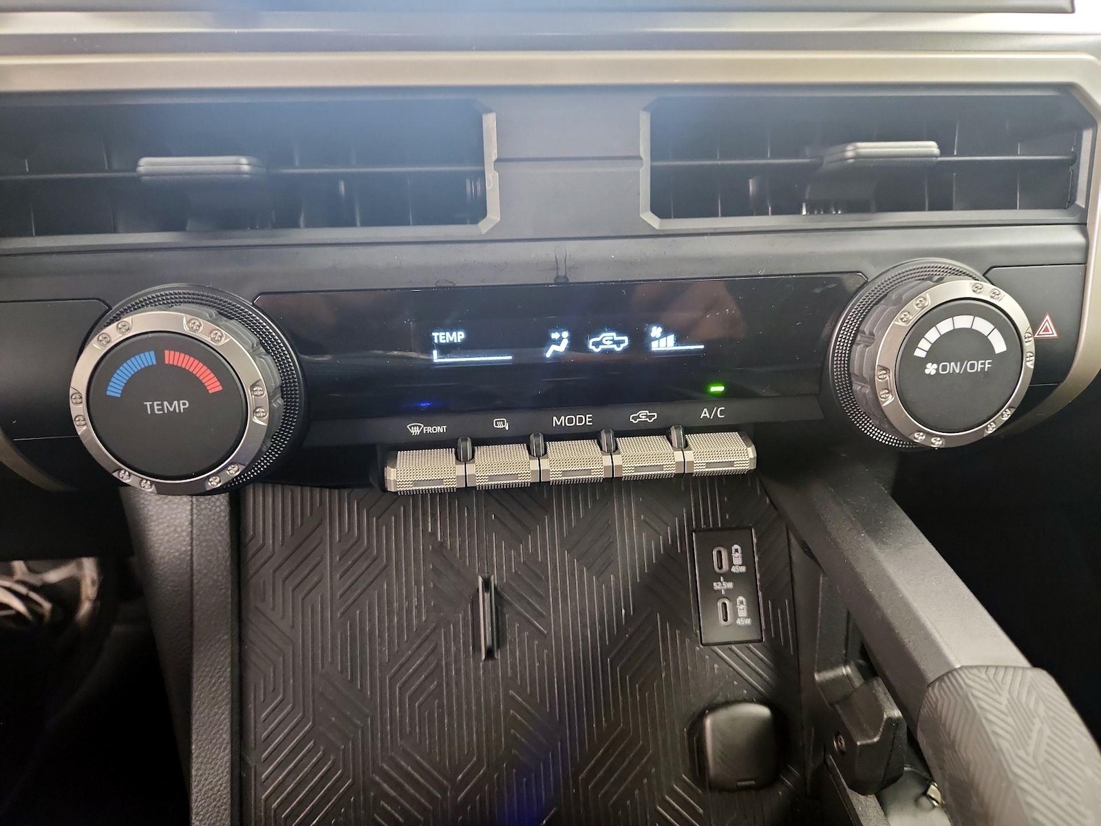 2025 Toyota Tacoma SR5 - Photo 17