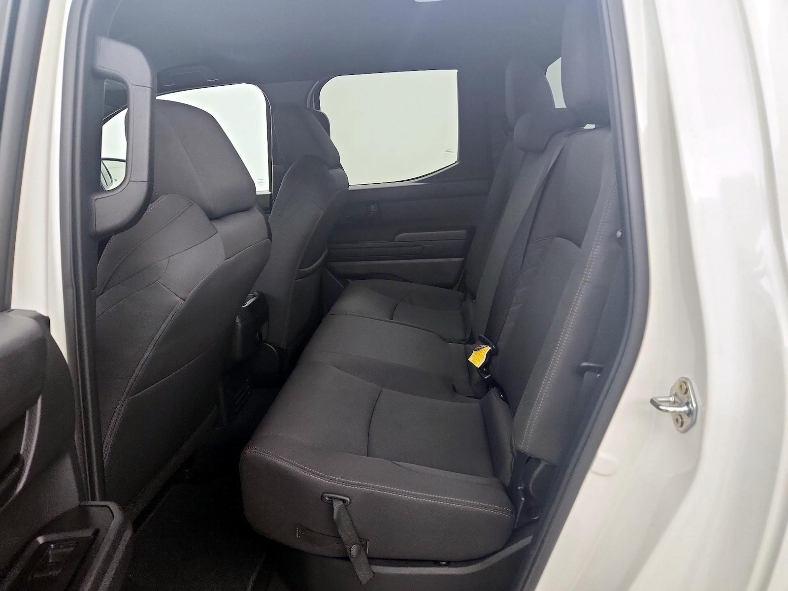 2025 Toyota Tacoma SR5 - Photo 20
