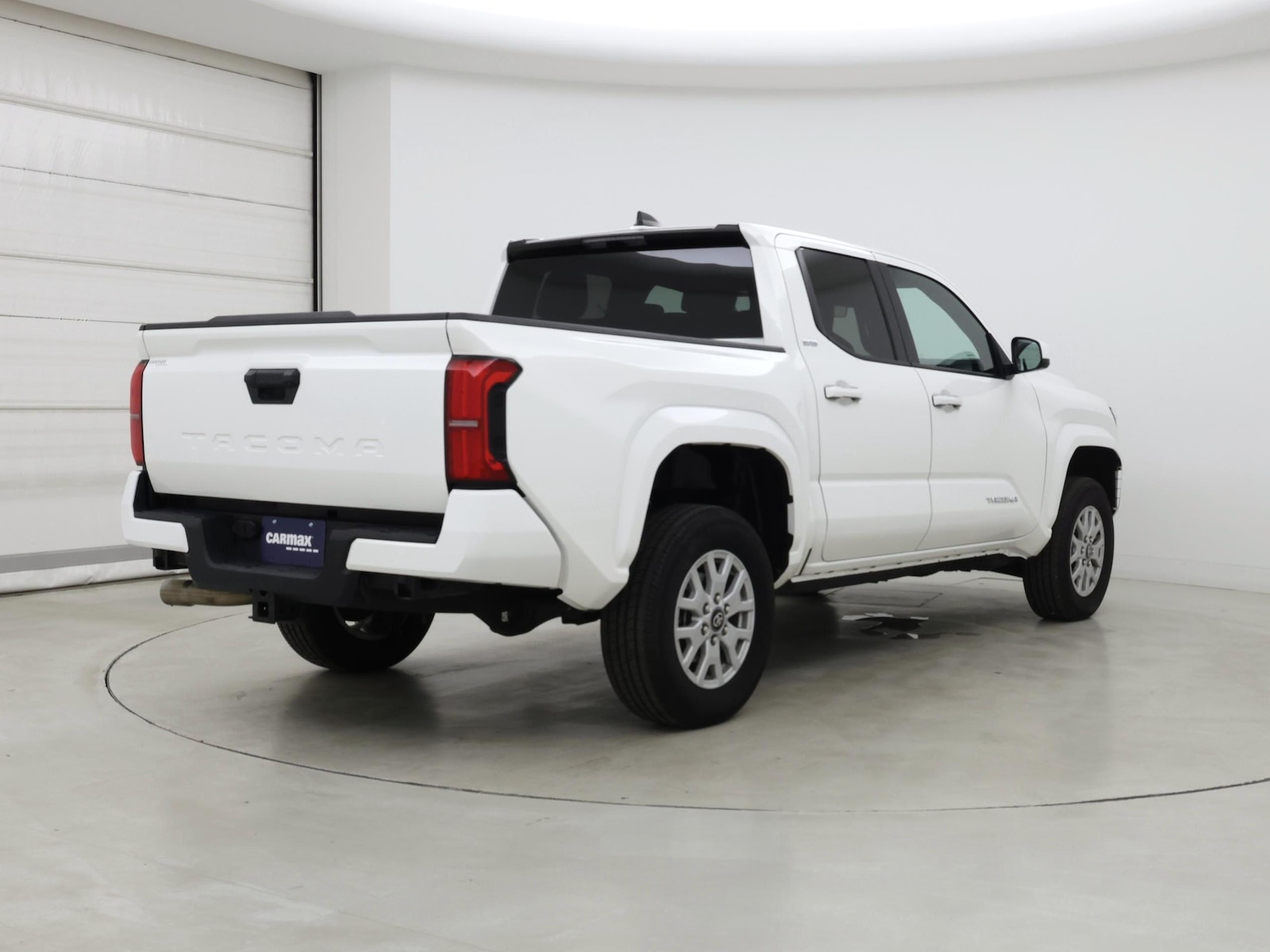 2025 Toyota Tacoma SR5 - Photo 9