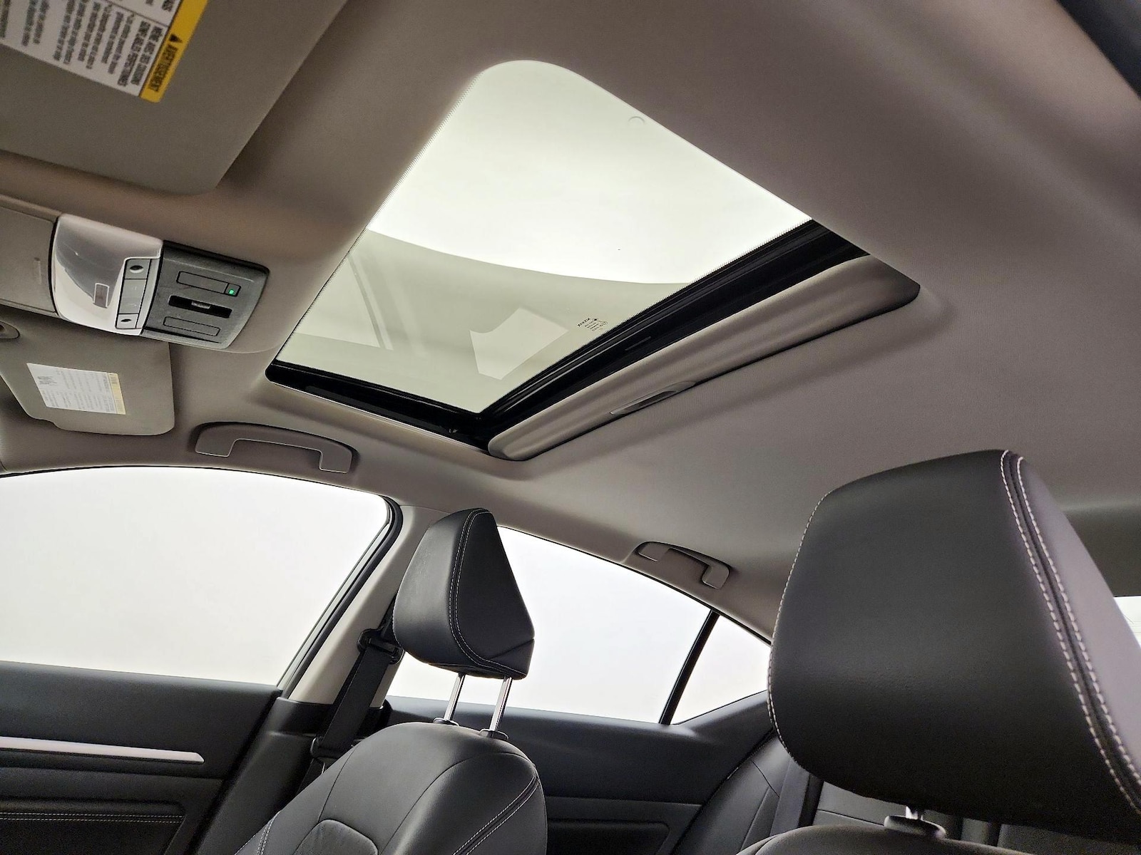 Sunroof(s) & Overhead Airbags