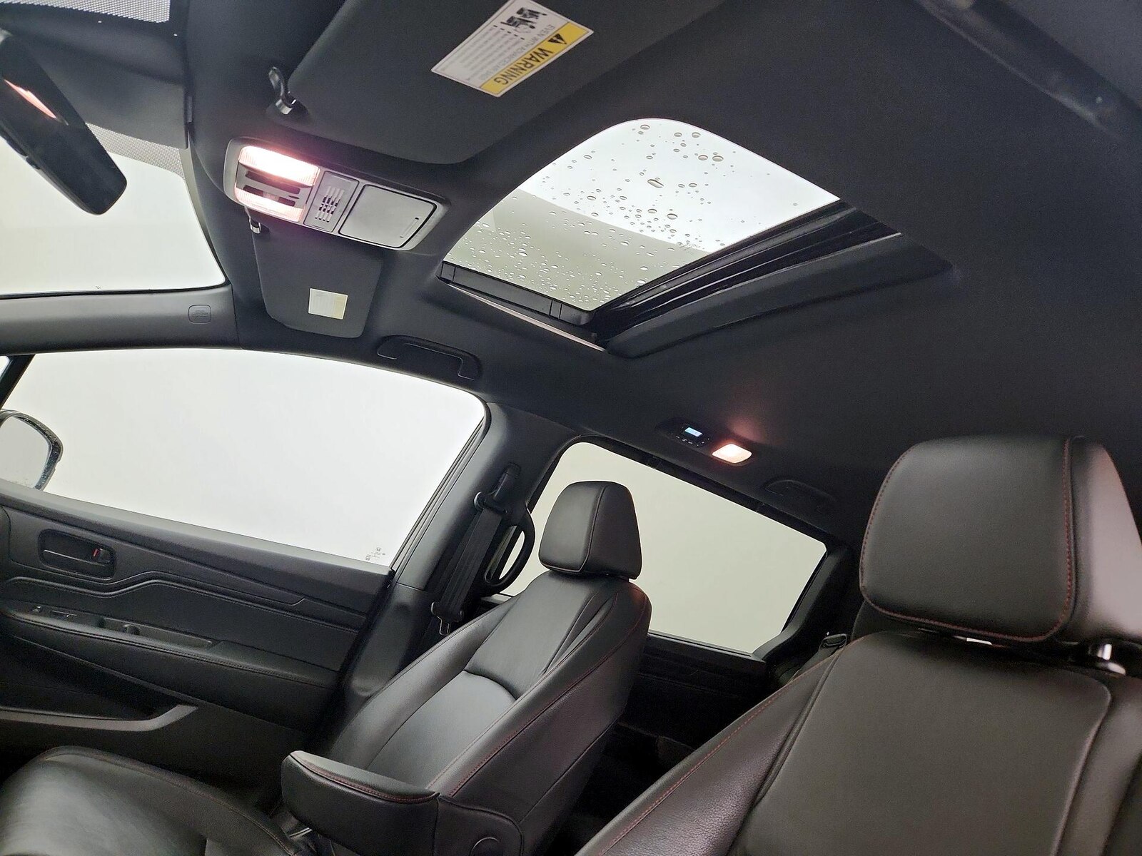 Sunroof(s) & Overhead Airbags