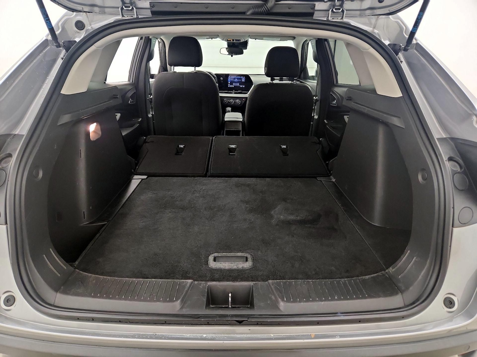 2024 Chevrolet Trax LS - Photo 22
