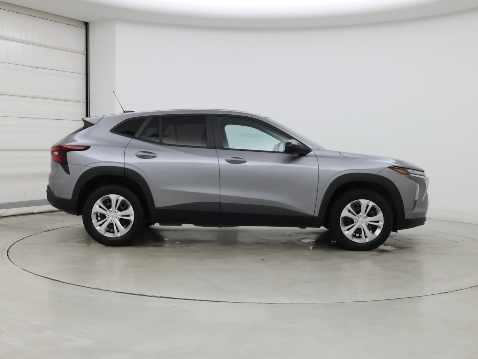 2024 Chevrolet Trax LS - Photo 8
