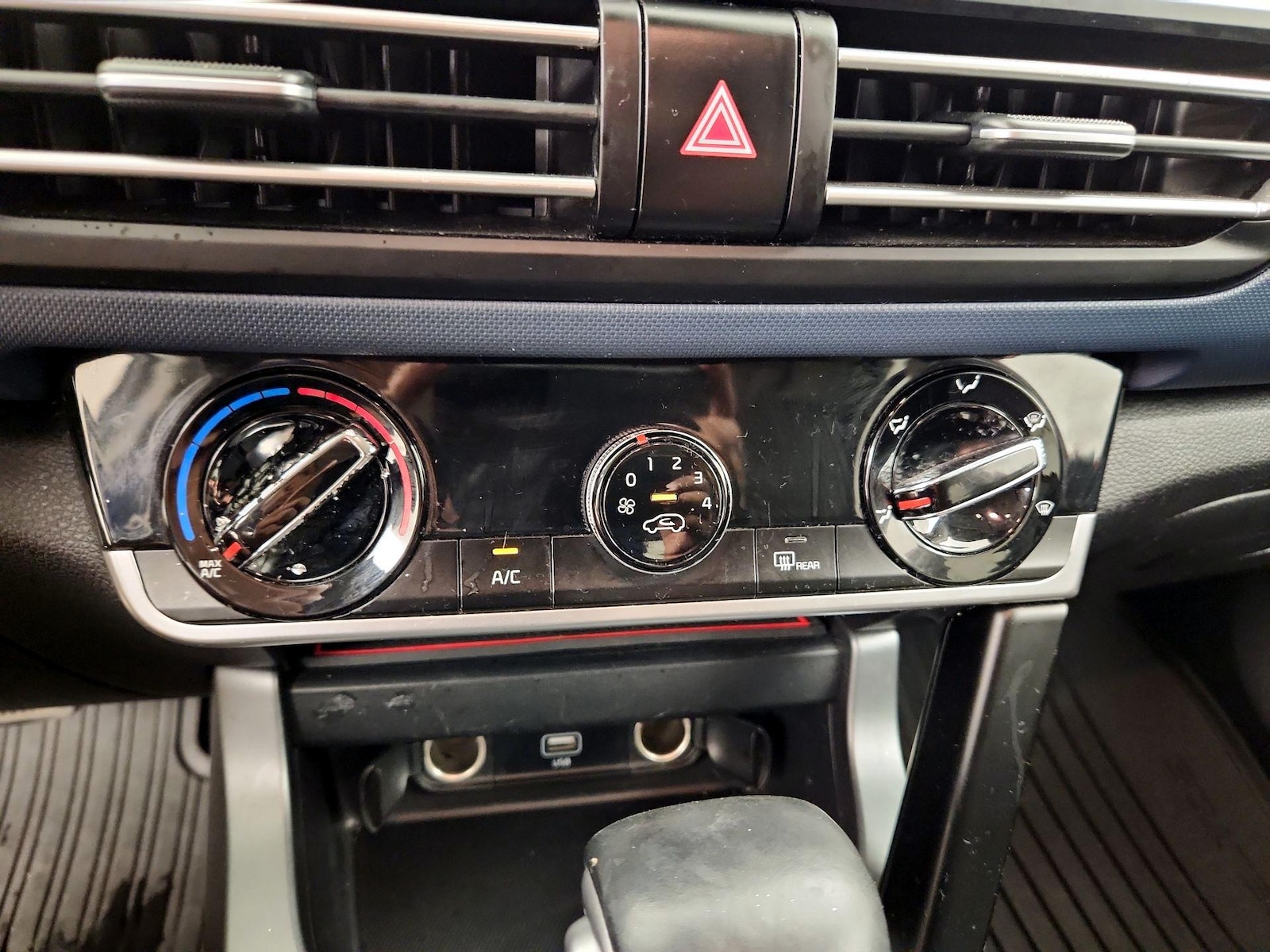 2021 Kia Seltos S - Photo 17
