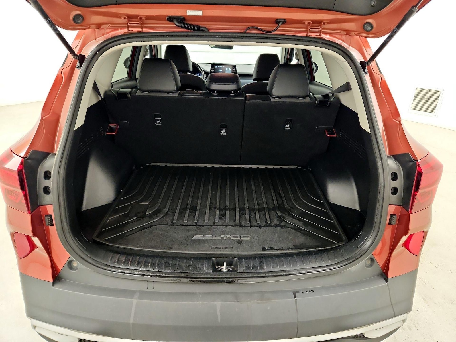 2021 Kia Seltos S - Photo 21