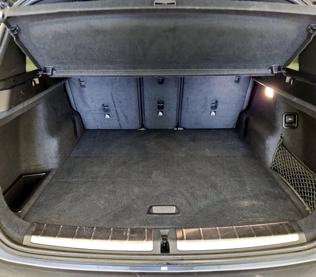 Trunk/Cargo (Seats Up)