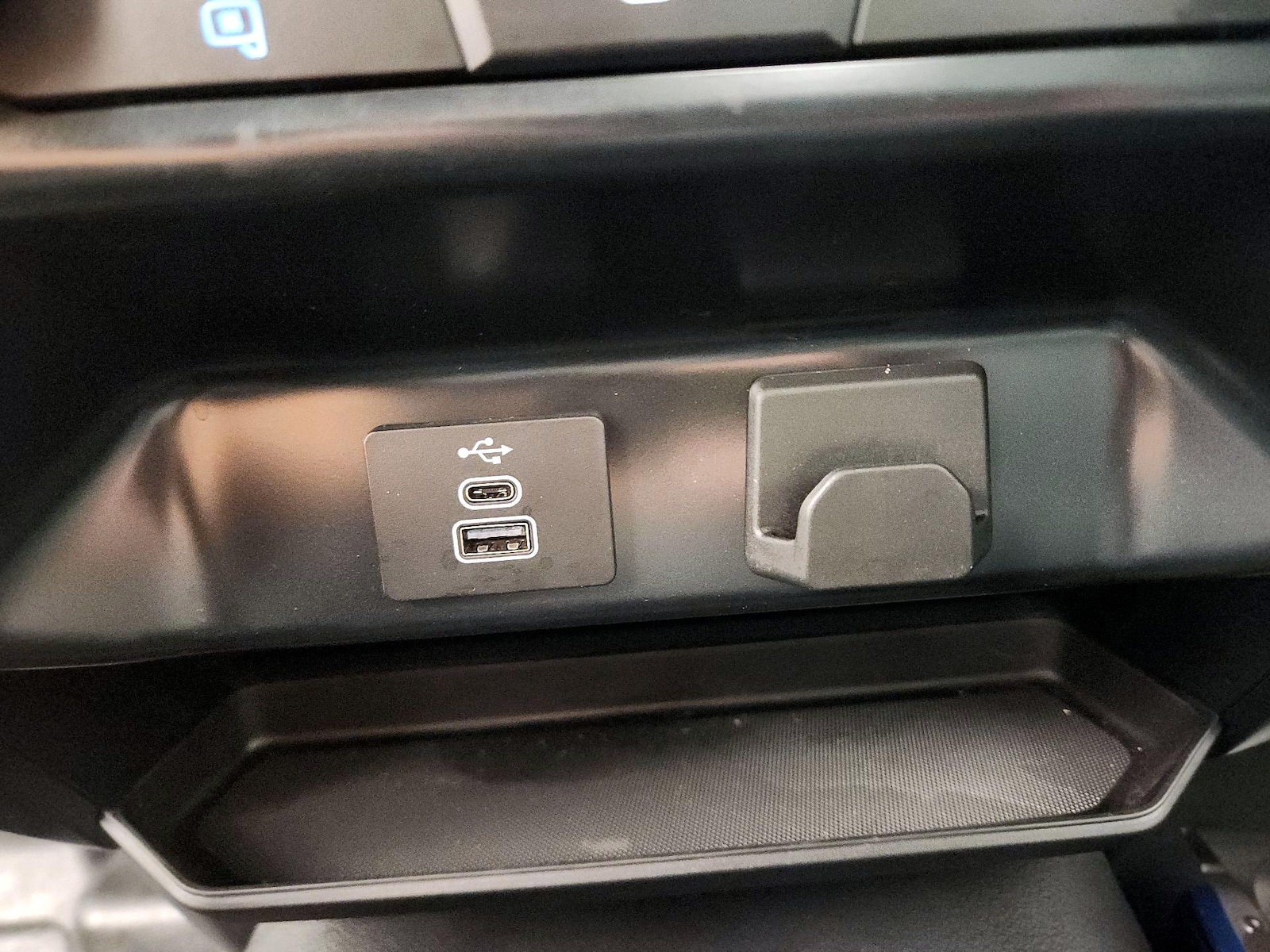 2025 Ford F-150 XL - Photo 19