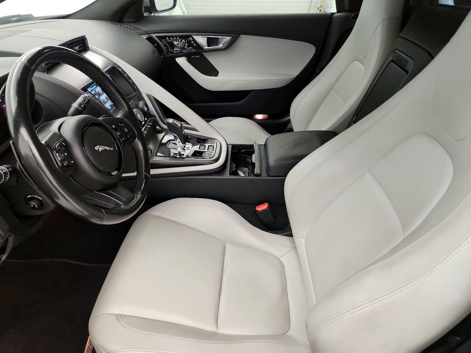 2015 Jaguar F-TYPE Base - Photo 12
