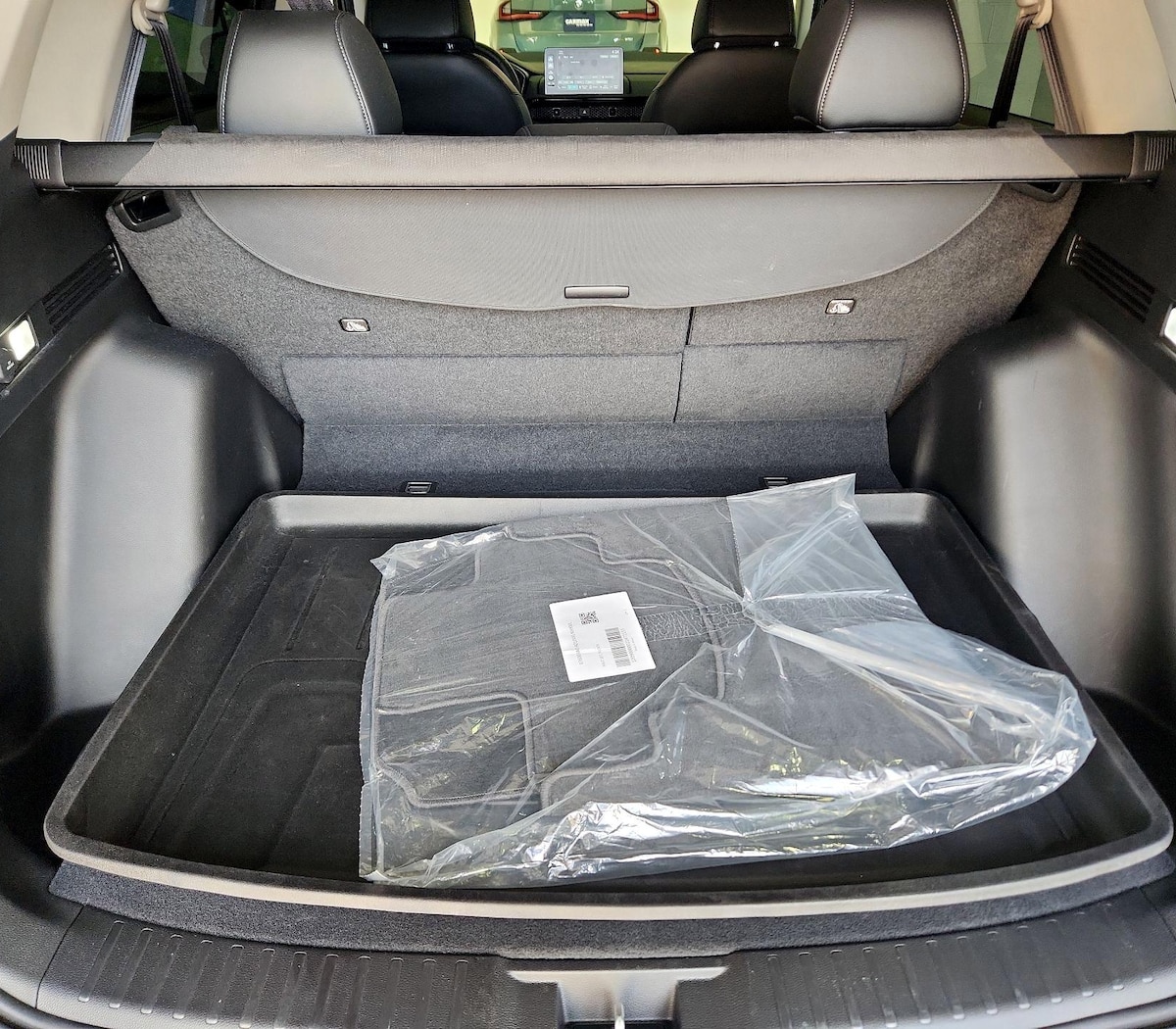Trunk/Cargo (Seats Up)