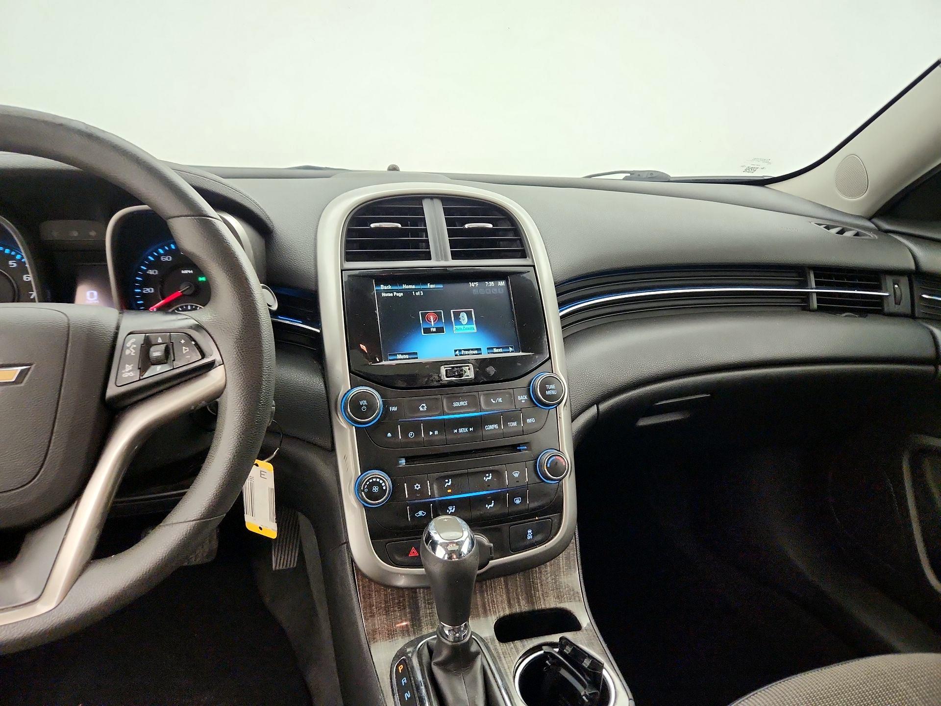 Thumbnail: 2015 Chevrolet Malibu - 9