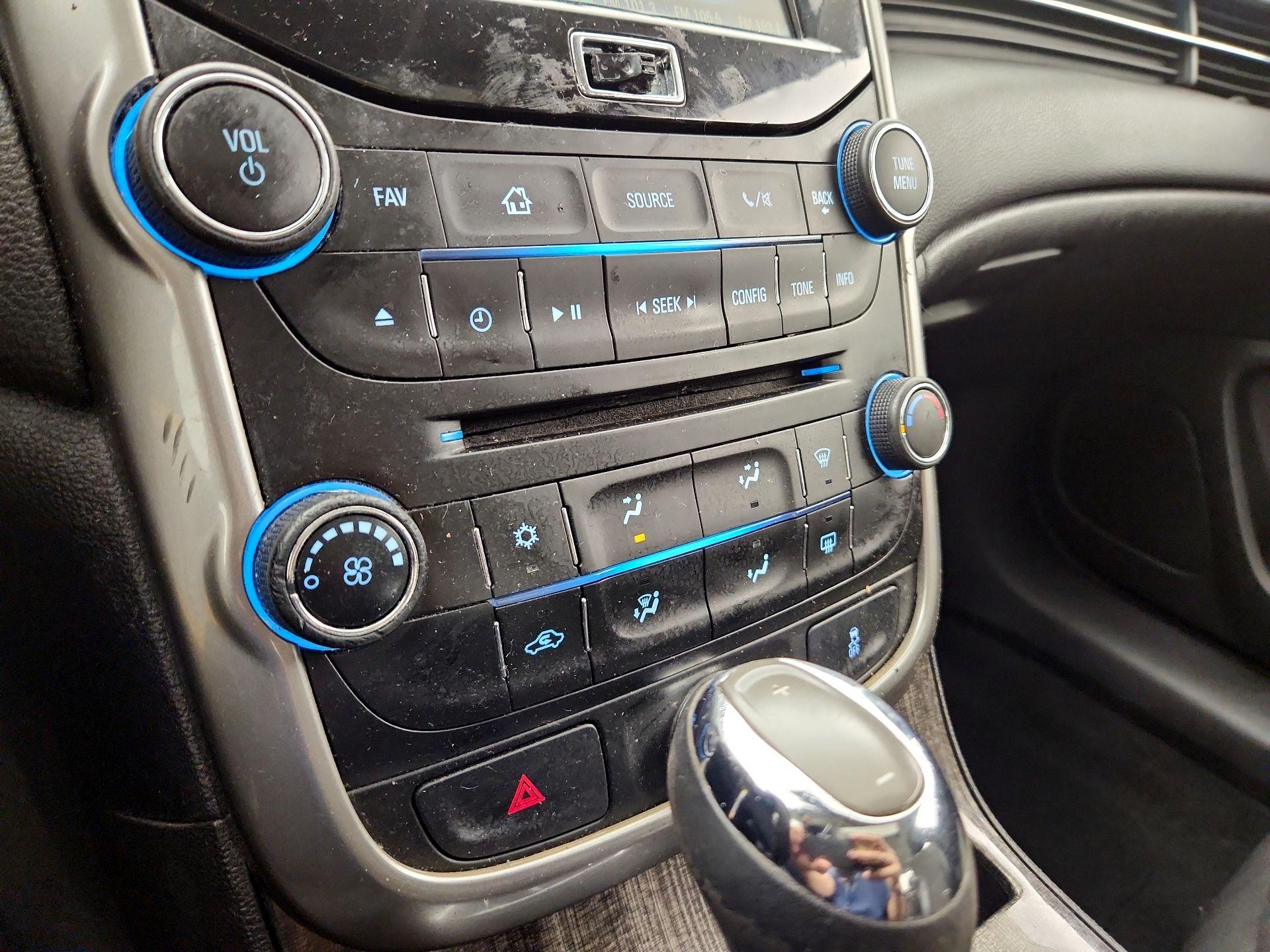 Thumbnail: 2015 Chevrolet Malibu - 16