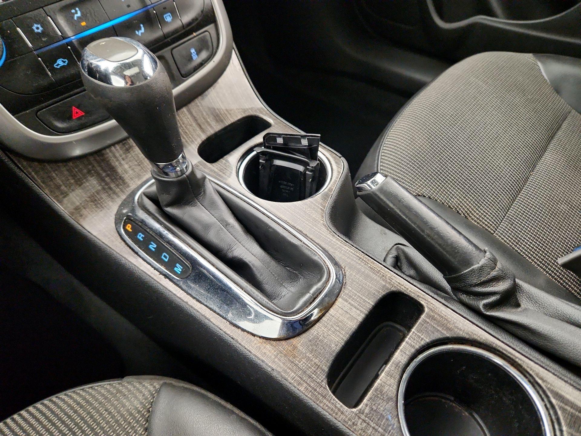 Thumbnail: 2015 Chevrolet Malibu - 17