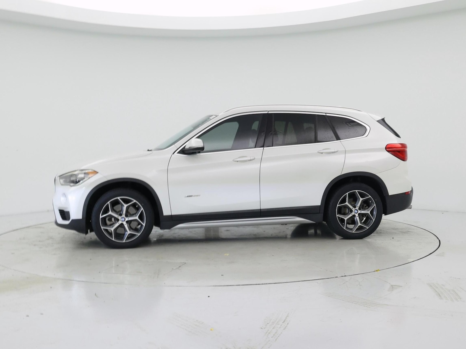 2018 BMW X1 28i - Photo 4