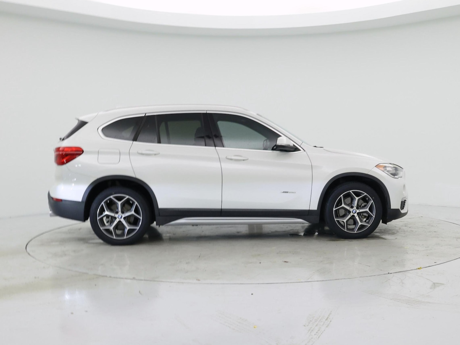 2018 BMW X1 28i - Photo 8