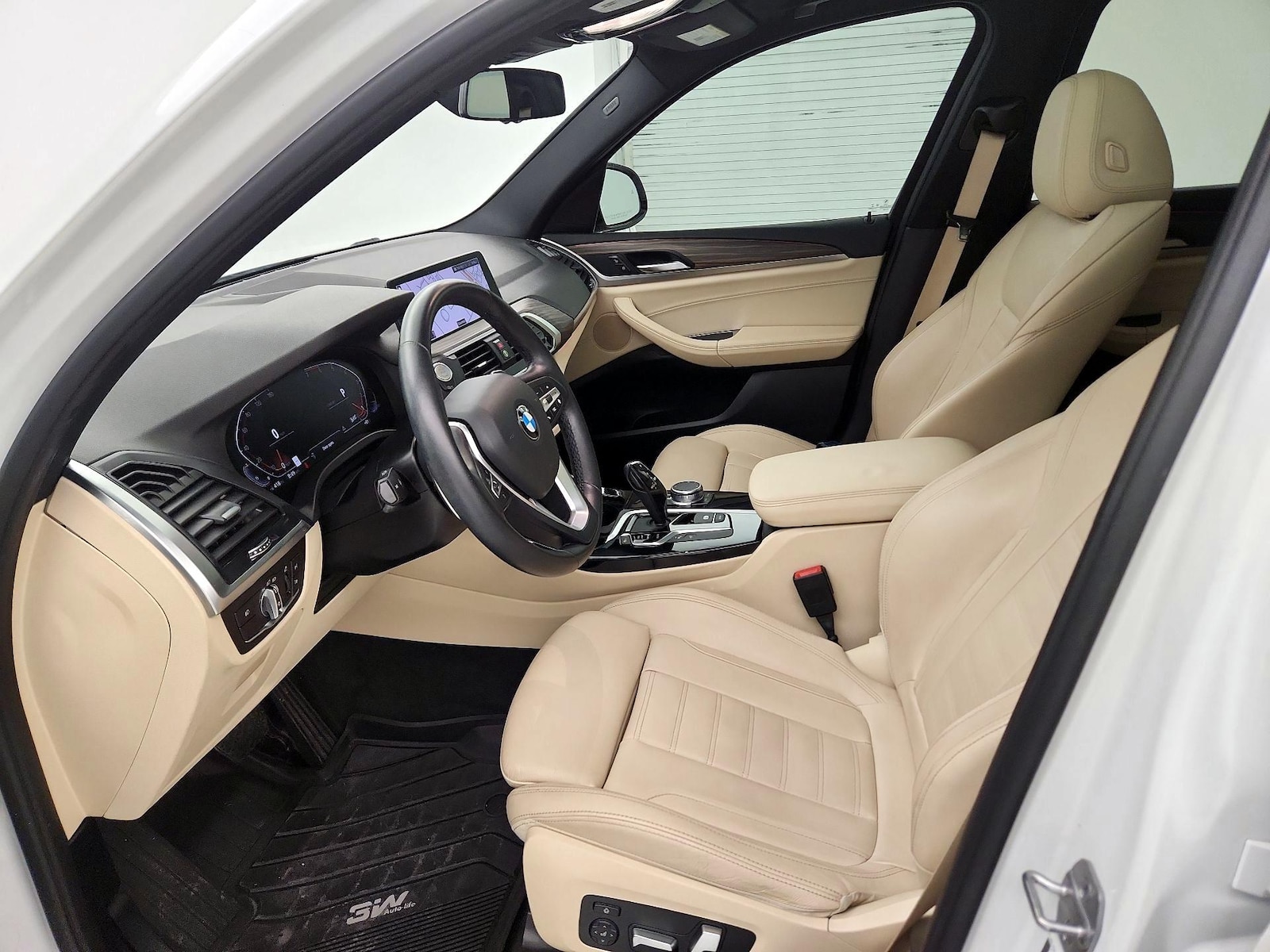 Power Seat(s) & Leather Seats