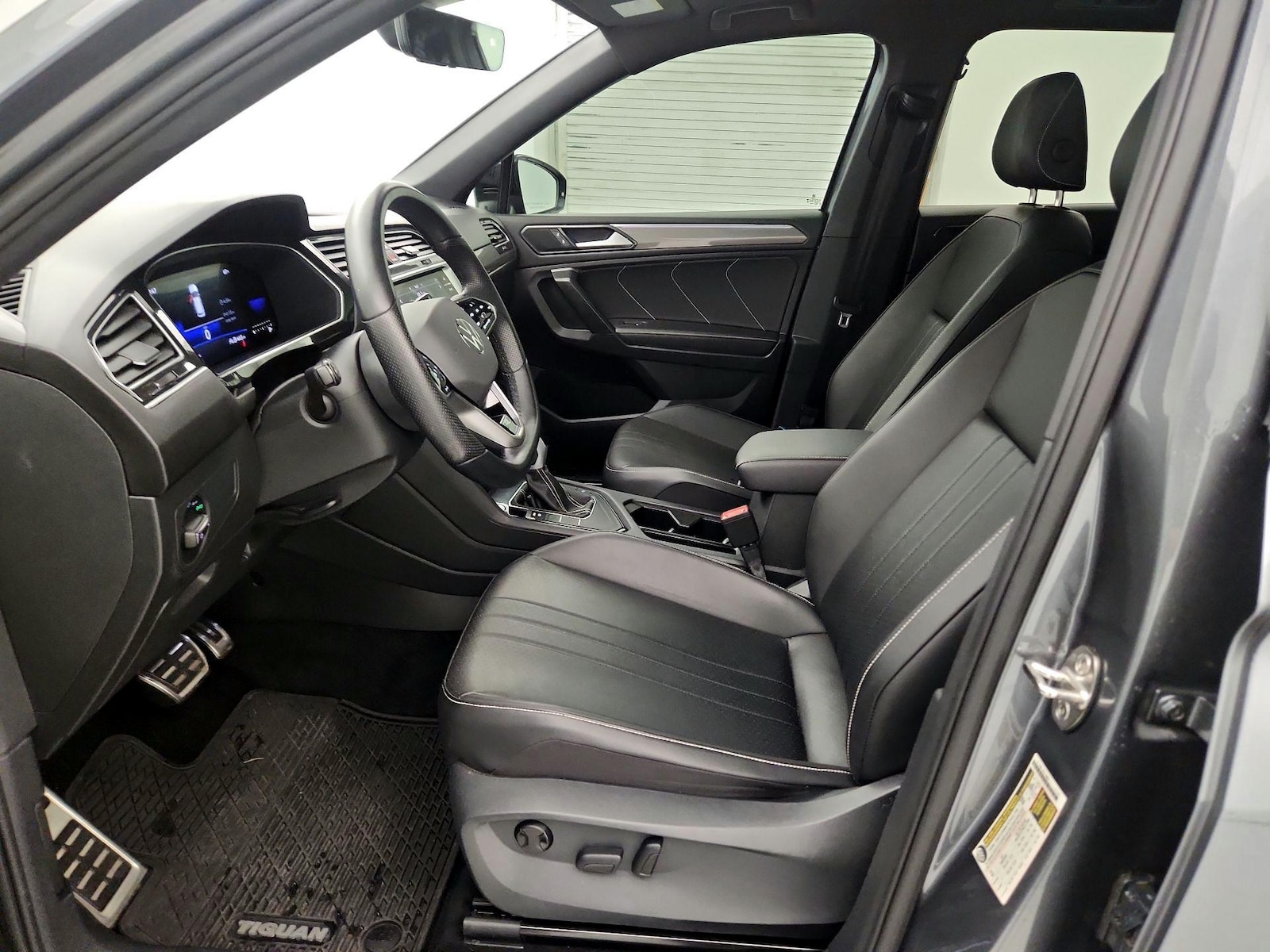 2023 Volkswagen Tiguan SE R-LINE BLACK - Photo 12