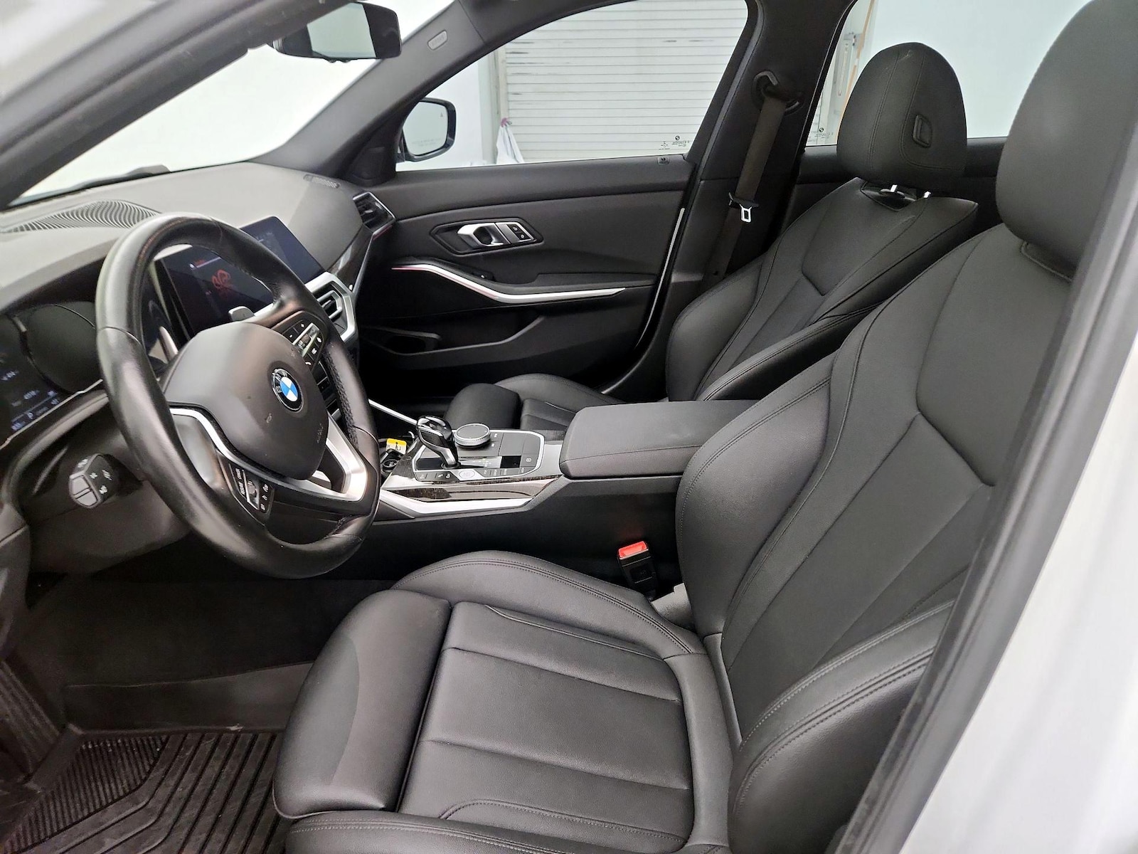Power Seat(s) & Side Airbags