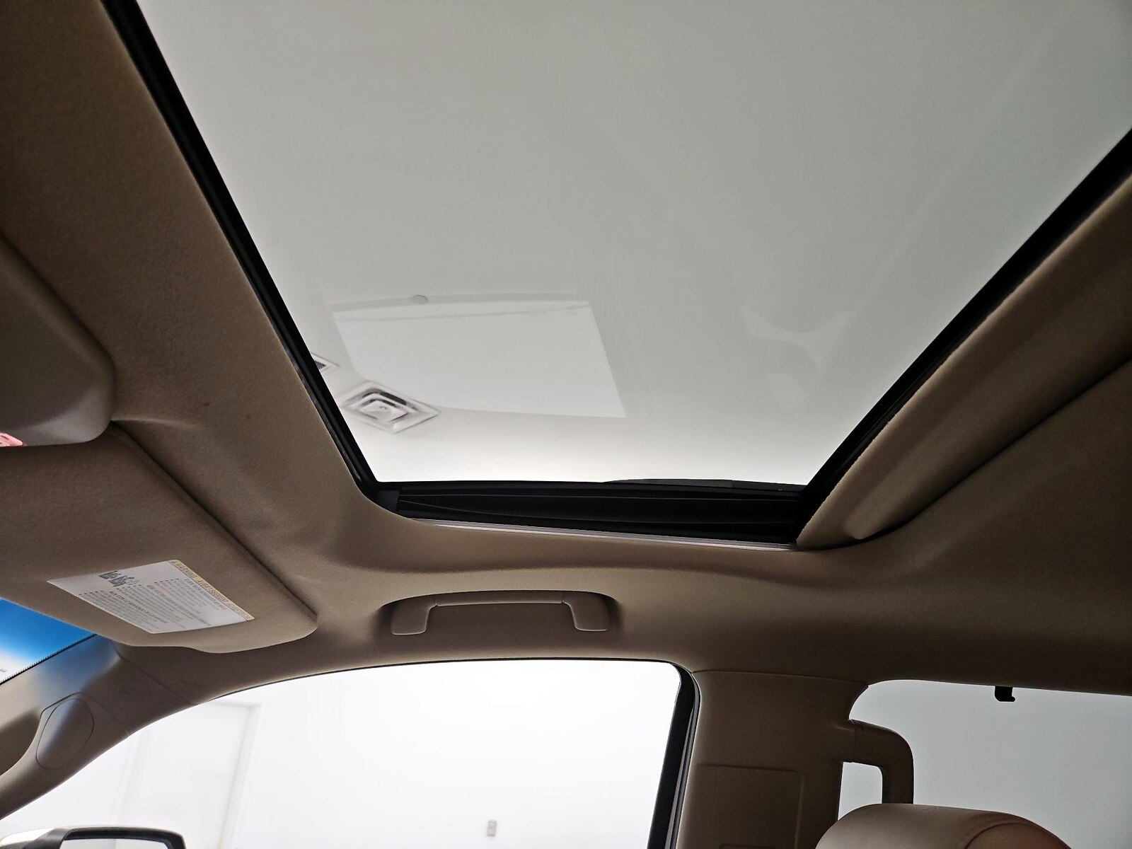 Sunroof(s) & Overhead Airbags