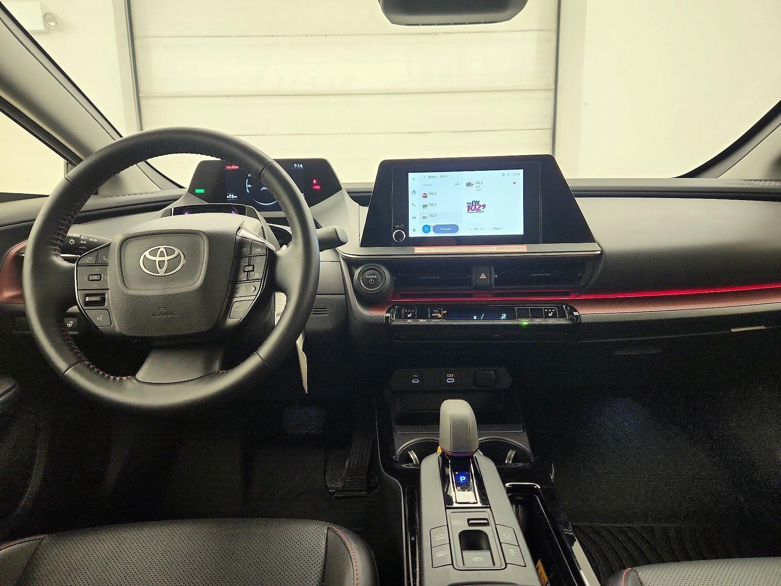 2026 Toyota Prius Plug-in Hybrid XSE - Photo 10