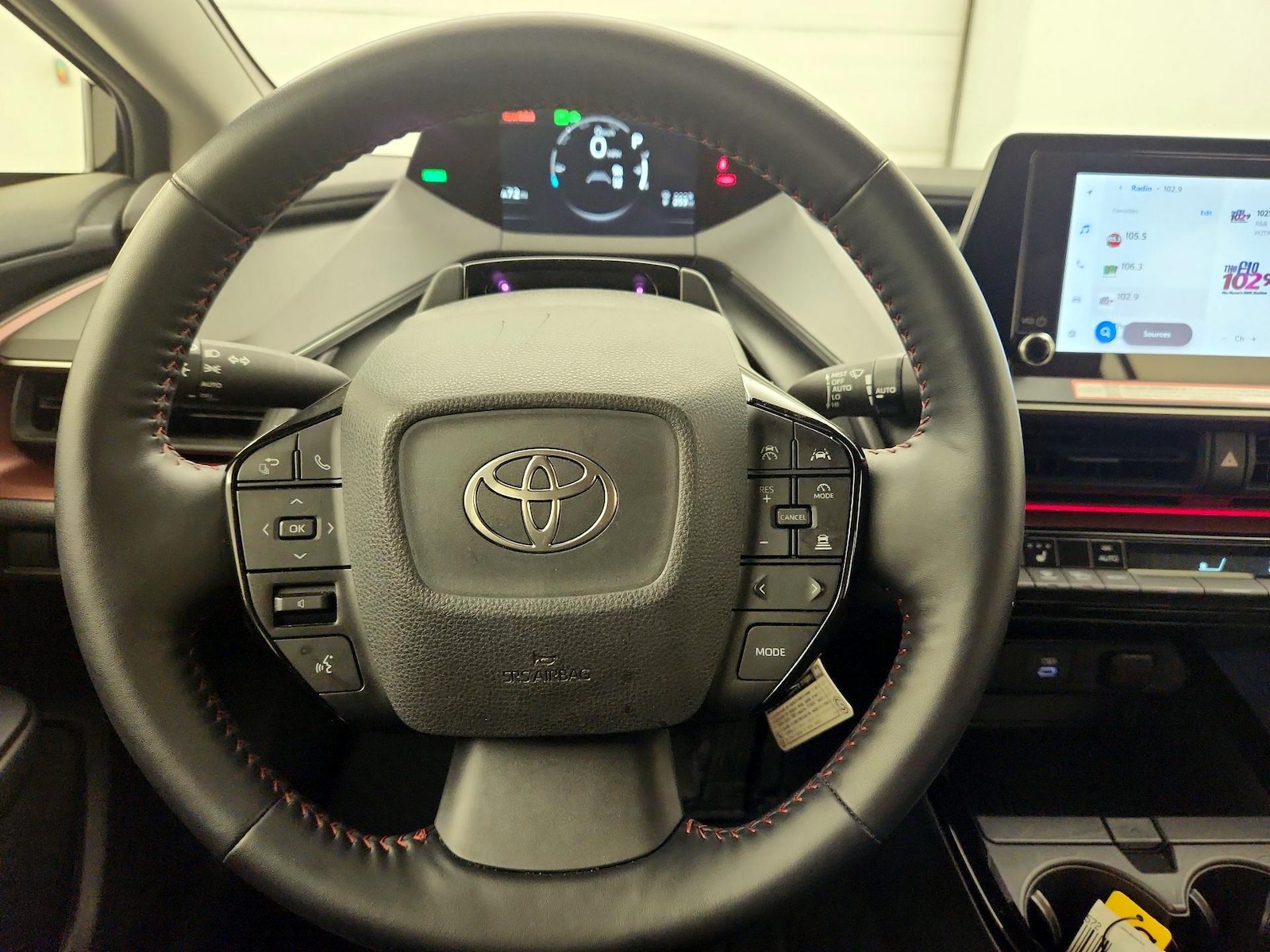 2026 Toyota Prius Plug-in Hybrid XSE - Photo 11