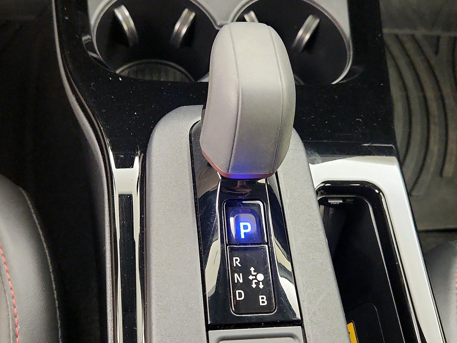 2026 Toyota Prius Plug-in Hybrid XSE - Photo 18