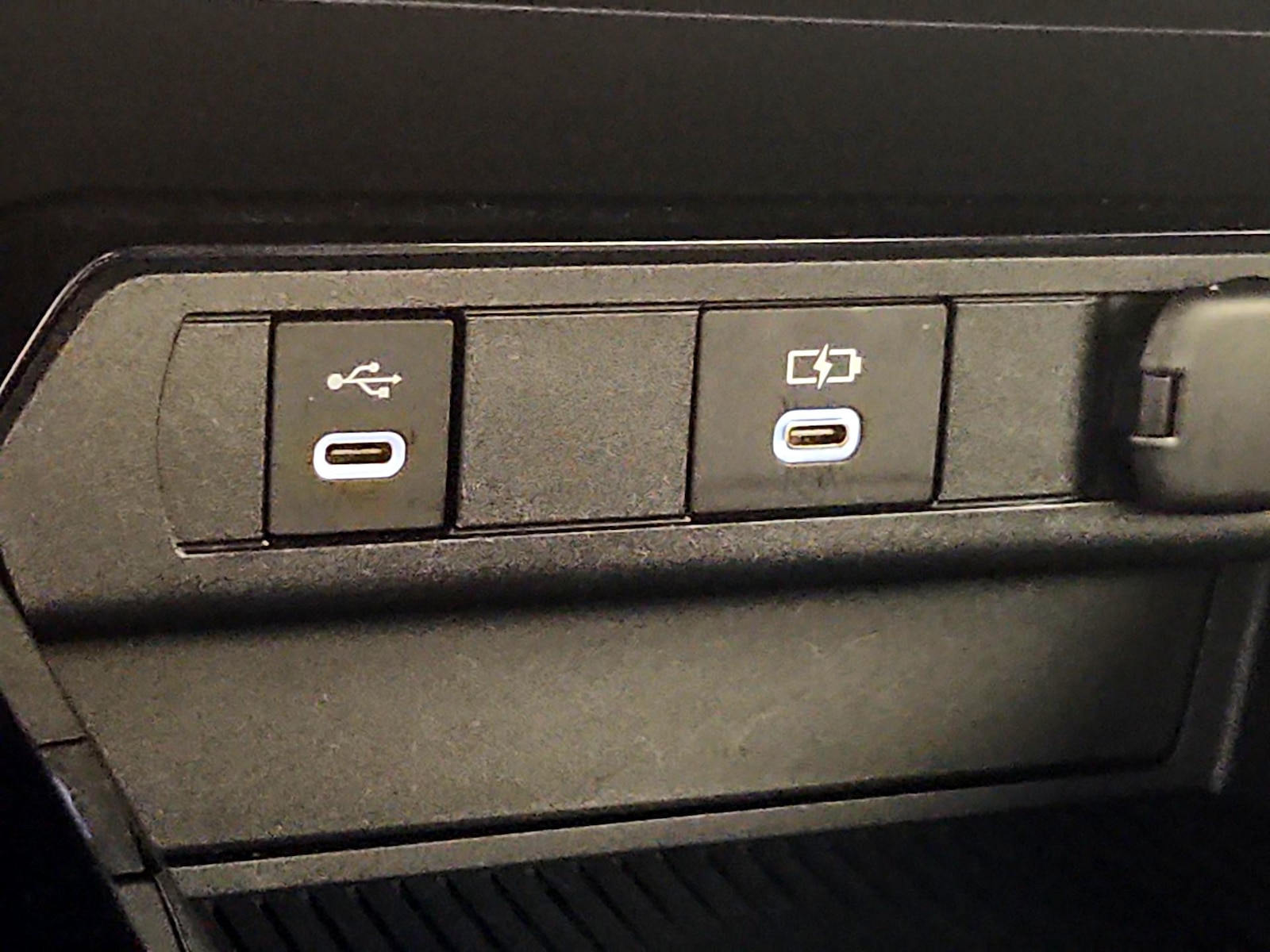 2026 Toyota Prius Plug-in Hybrid XSE - Photo 19
