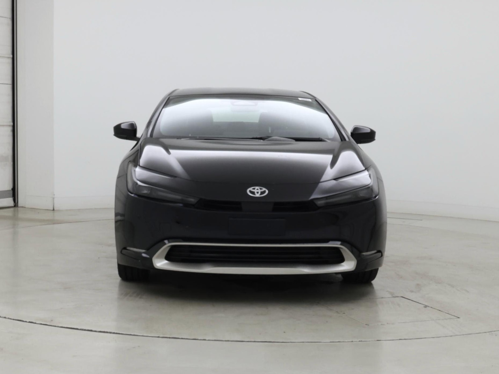 2026 Toyota Prius Plug-in Hybrid XSE - Photo 6