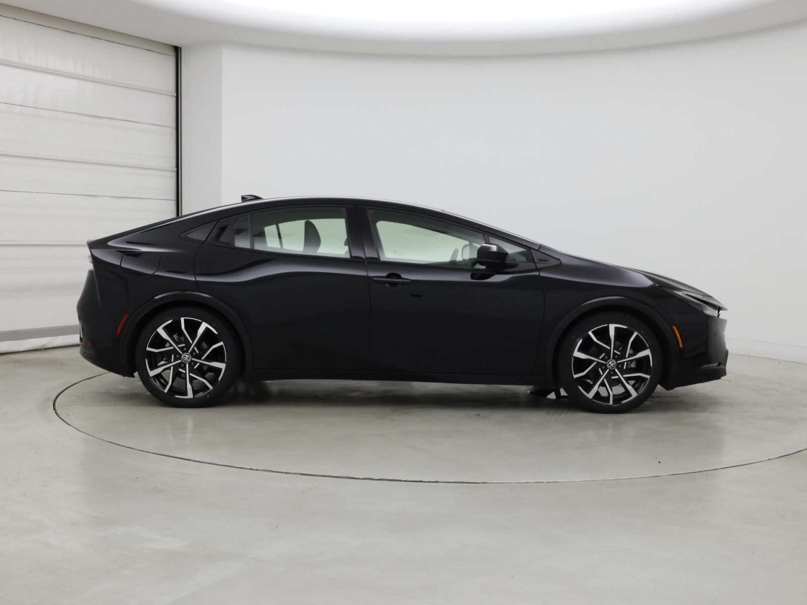 2026 Toyota Prius Plug-in Hybrid XSE - Photo 8