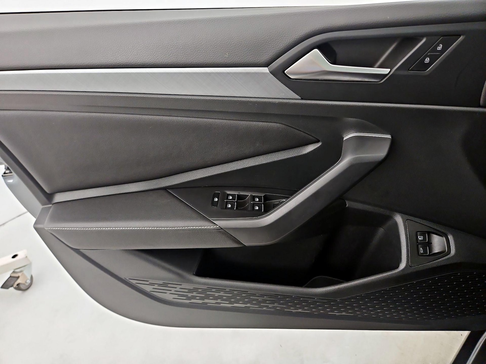 2023 Volkswagen Jetta SE - Photo 13