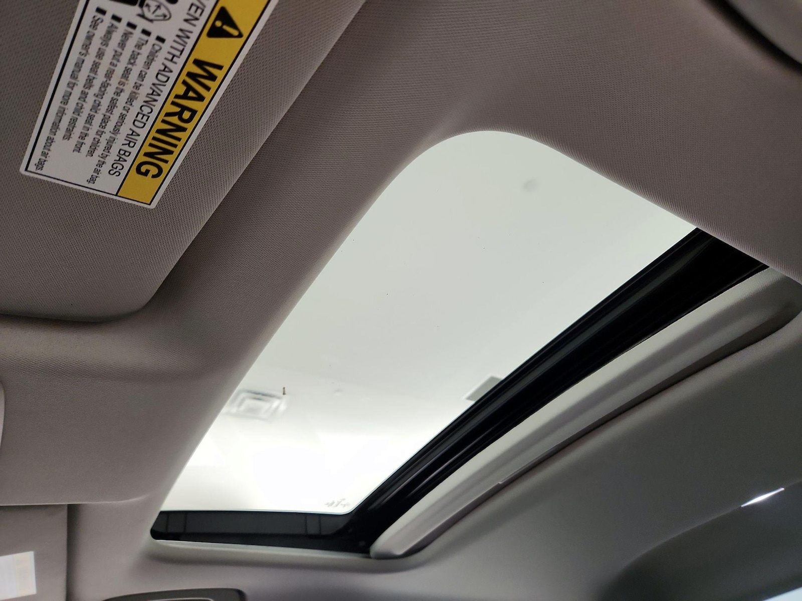 Sunroof(s) & Overhead Airbags