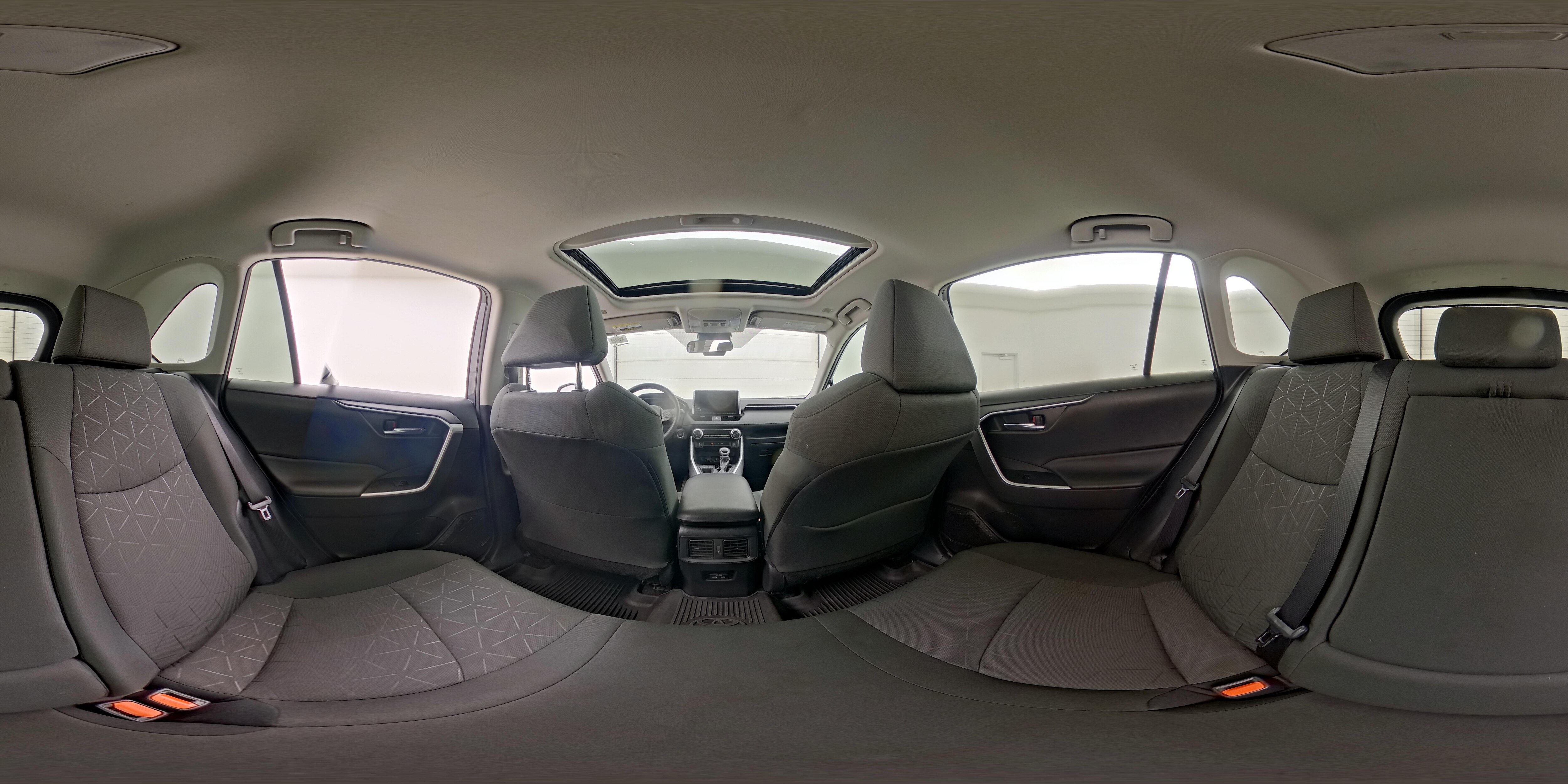 2024 Toyota RAV4 XLE - Photo 26