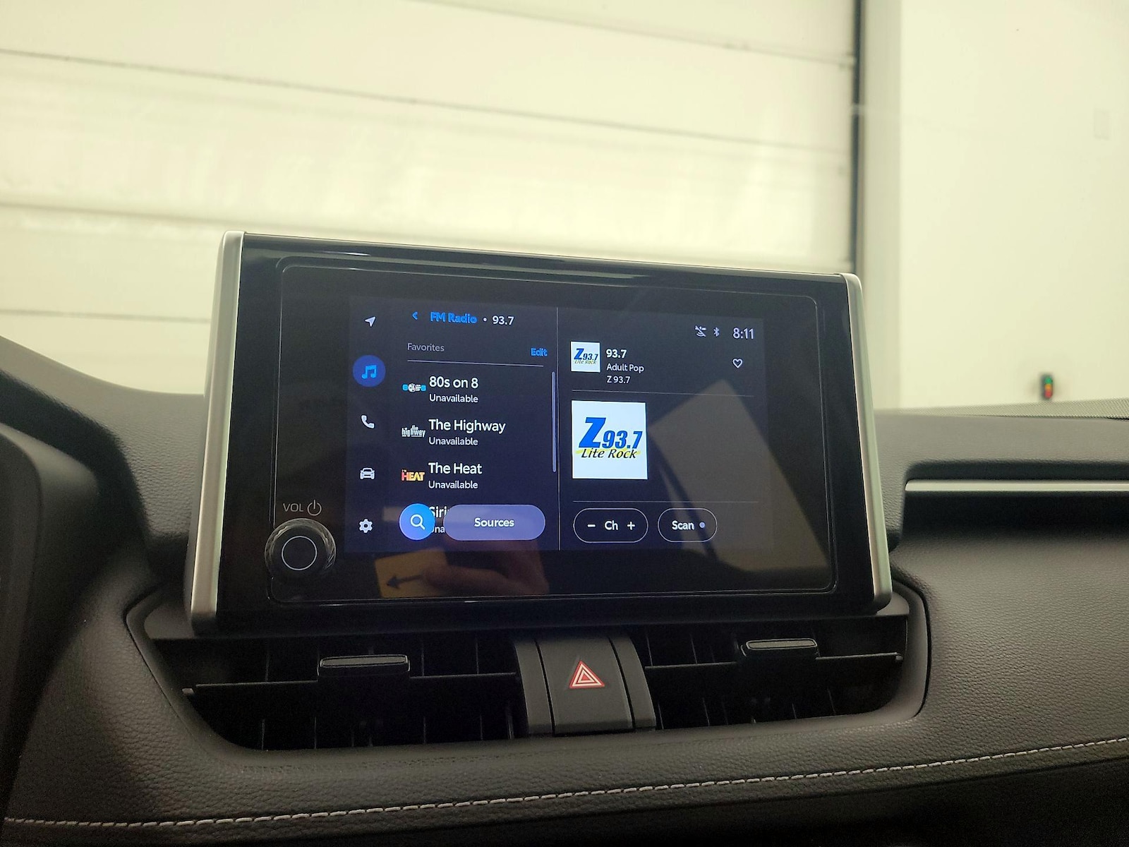 2024 Toyota RAV4 XLE - Photo 16