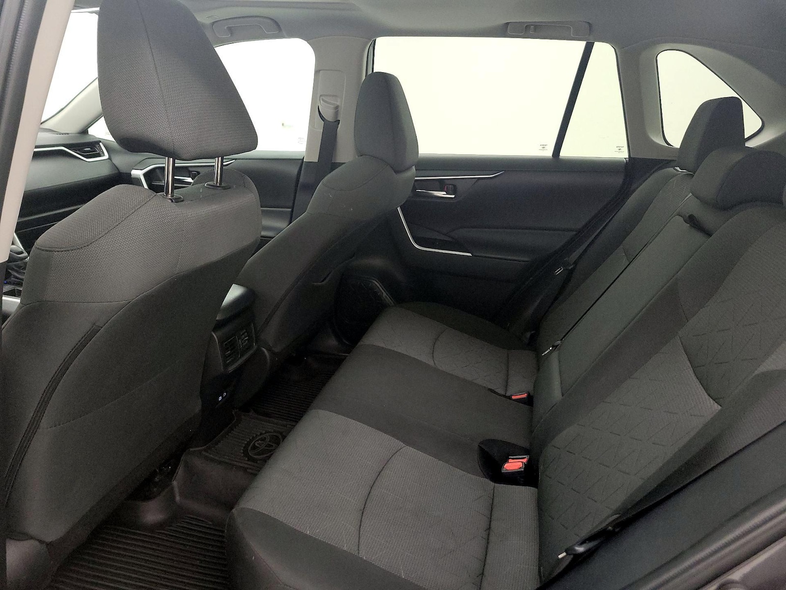 2024 Toyota RAV4 XLE - Photo 21