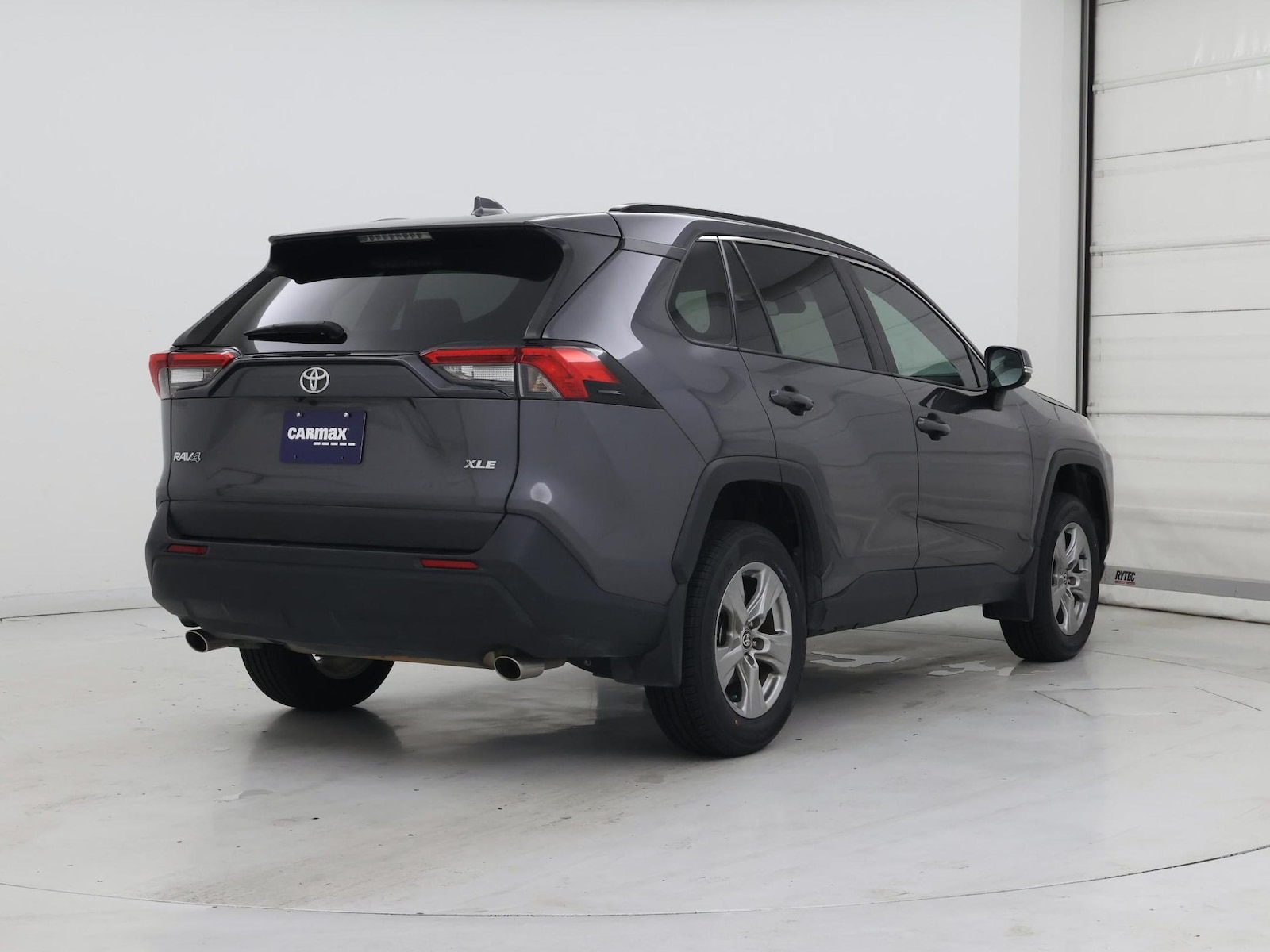 2024 Toyota RAV4 XLE - Photo 9