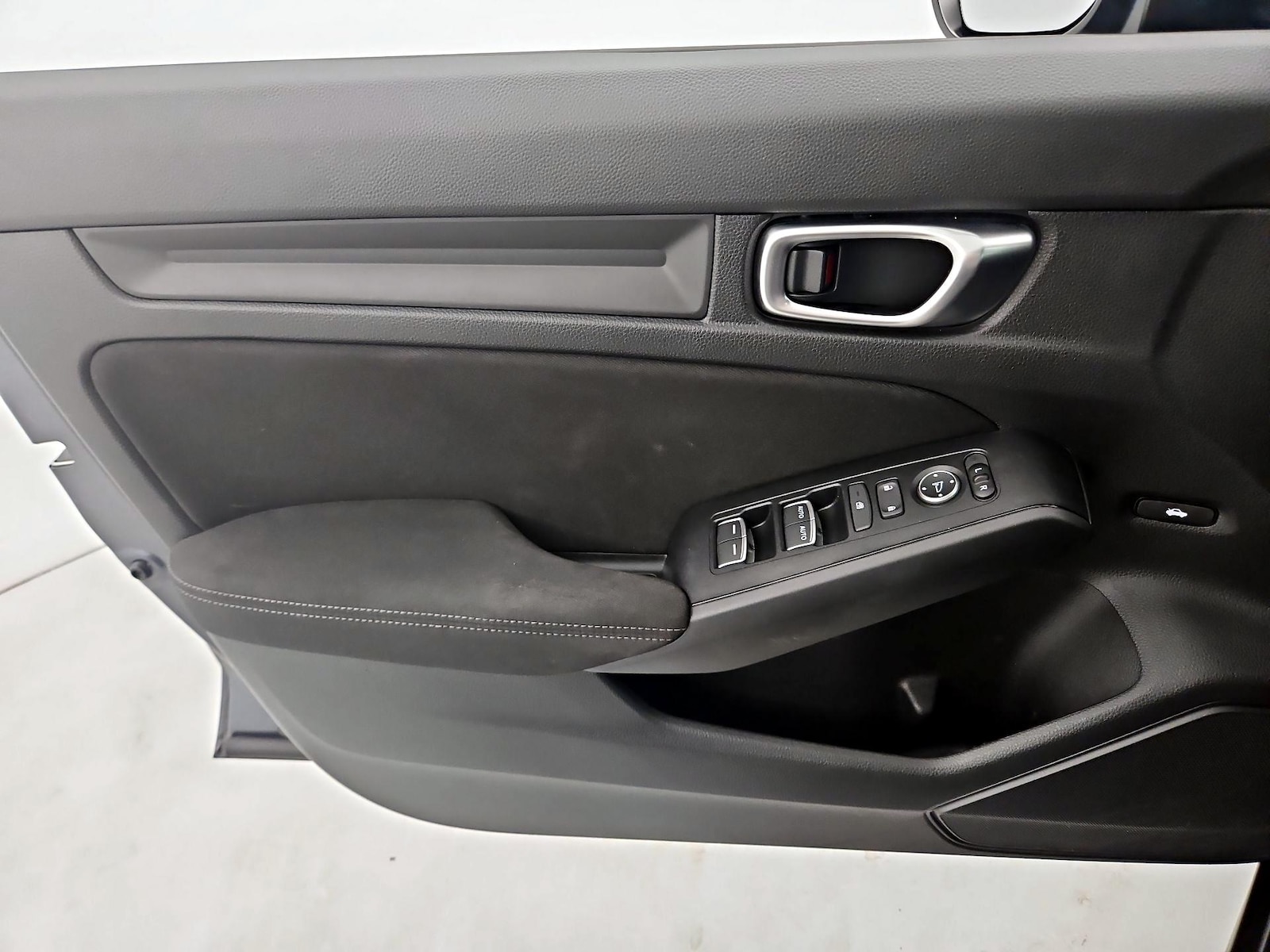 2024 Honda Civic LX - Photo 4