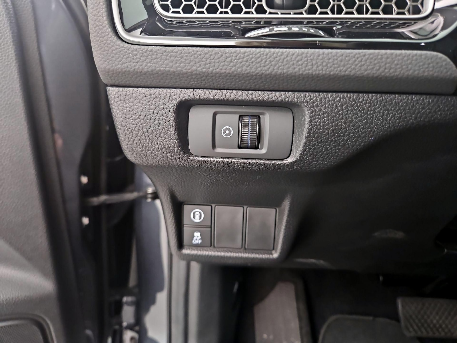 2024 Honda Civic LX - Photo 5