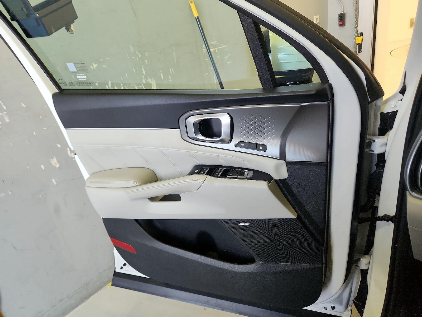 2025 Kia Sorento SX Prestige Hybrid - Photo 13