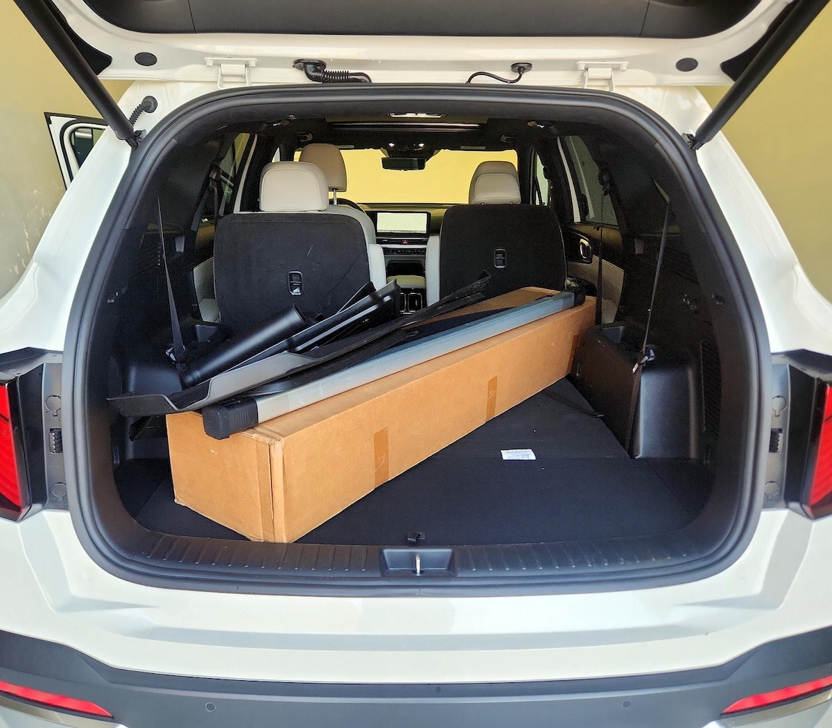 Trunk/Cargo (Seats Up)