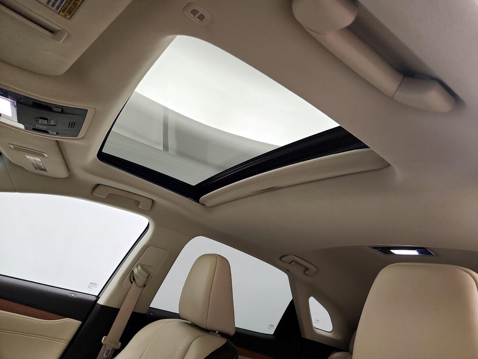 Sunroof(s) & Overhead Airbags
