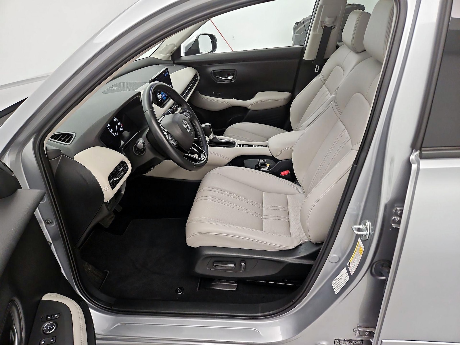2025 Honda HR-V EX-L - Photo 12