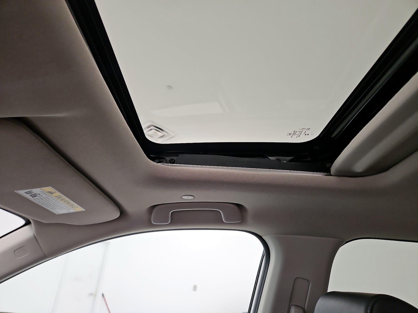 Sunroof(s) & Overhead Airbags