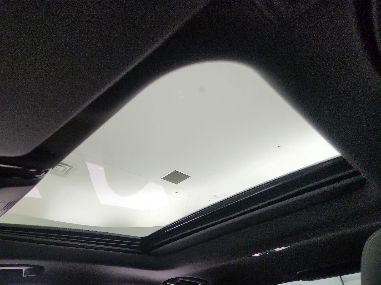 2026 BMW 3 Series 330i - Photo 21