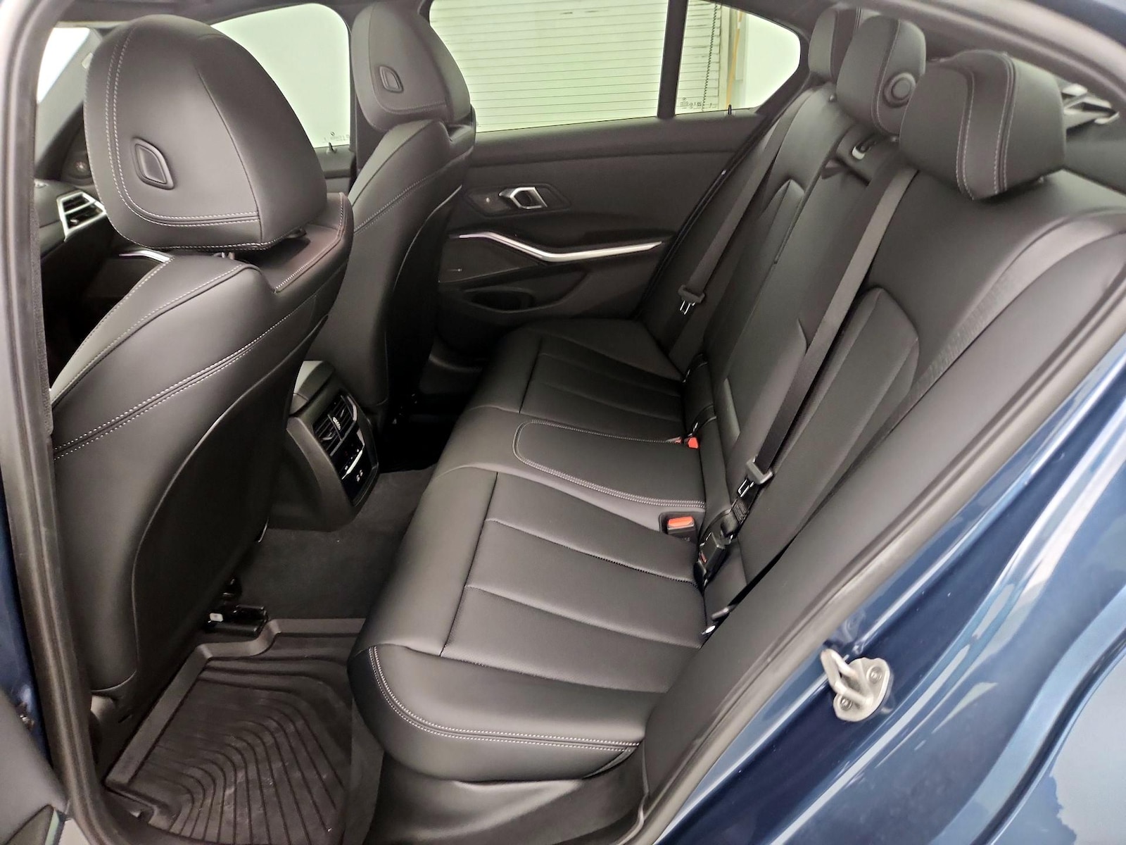 2026 BMW 3 Series 330i - Photo 22