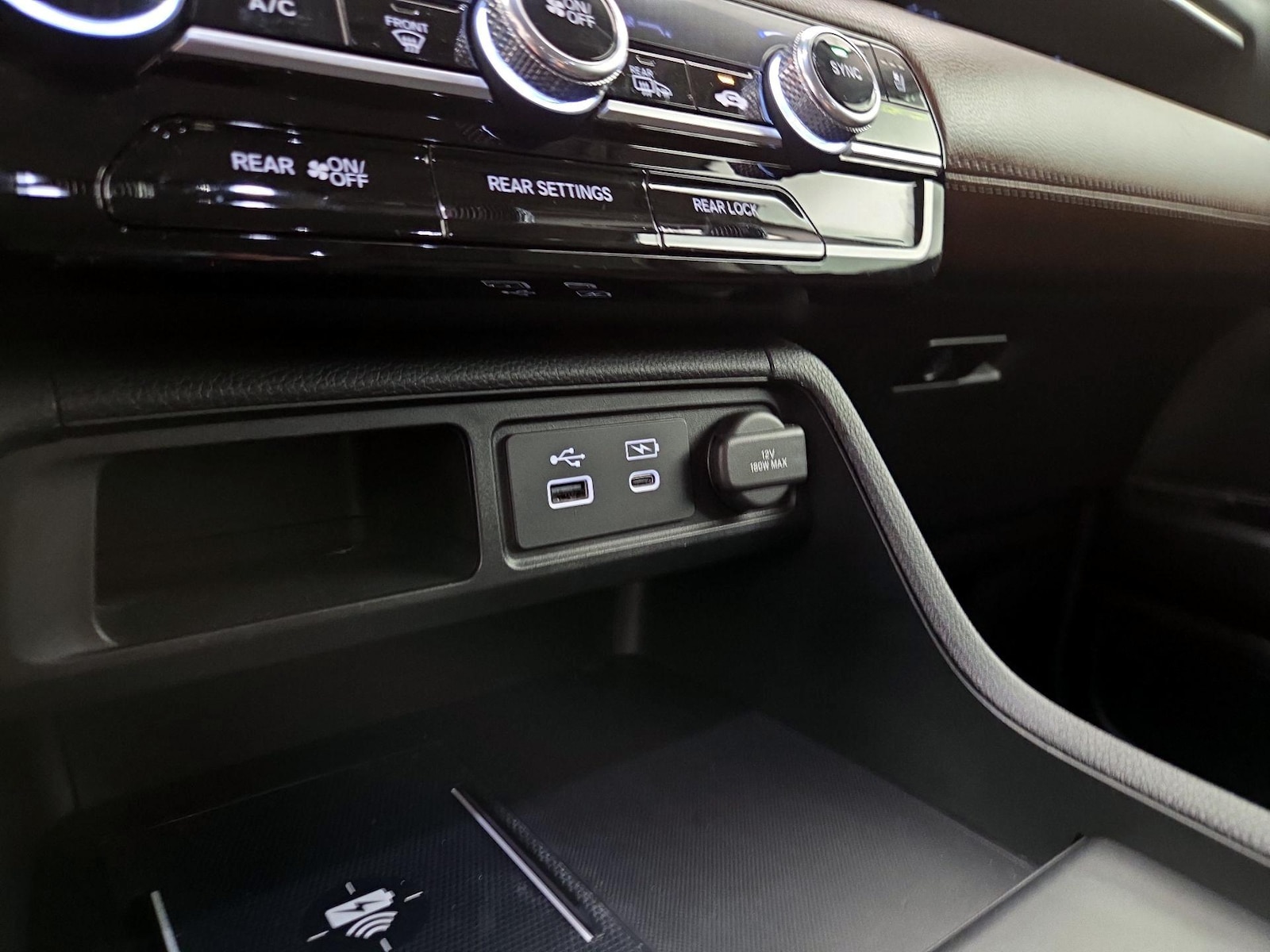 2025 Honda Pilot Elite - Photo 19