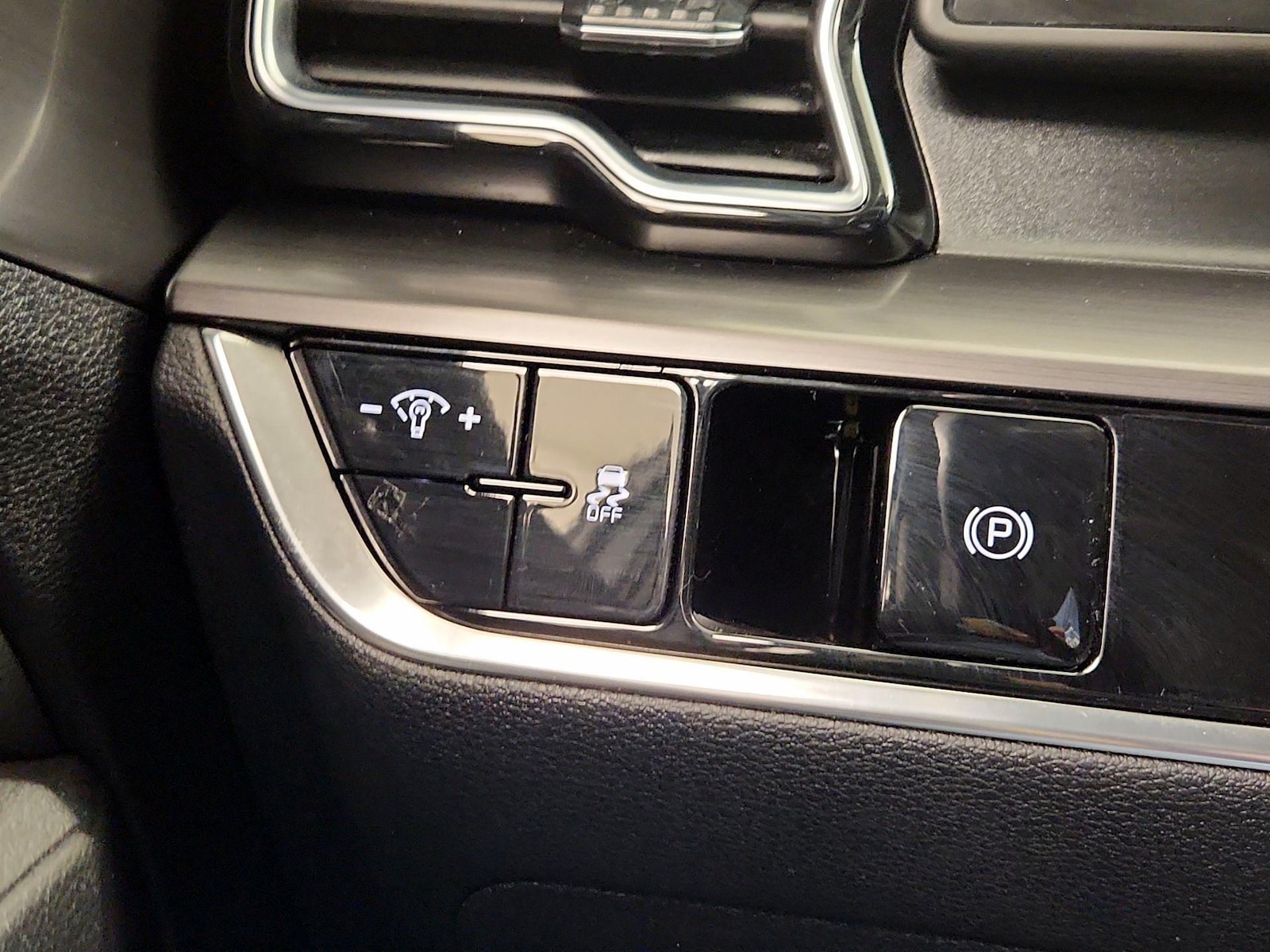 2025 Kia Sportage EX - Photo 14