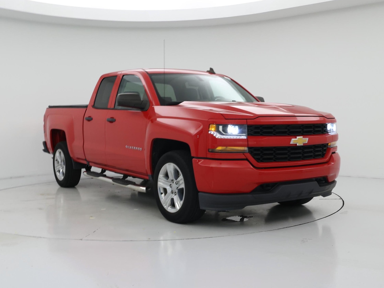 2018 Chevrolet Silverado 1500 Custom - Photo 2