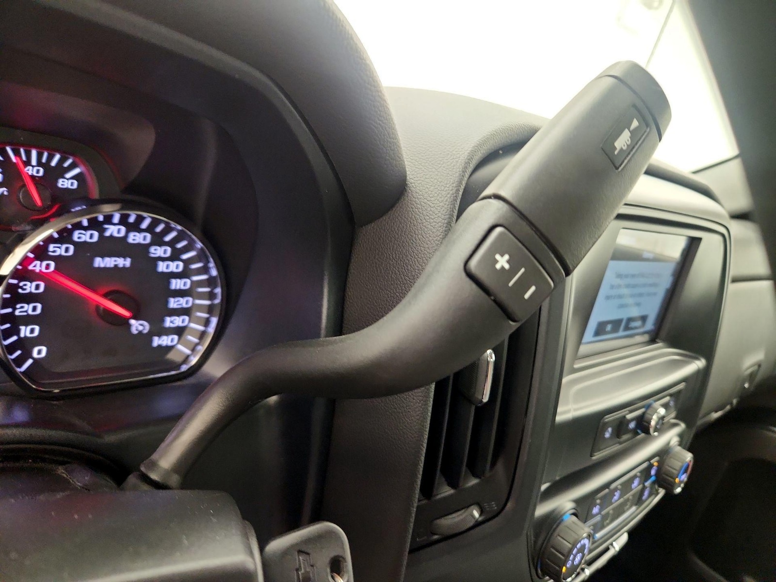 2018 Chevrolet Silverado 1500 Custom - Photo 17