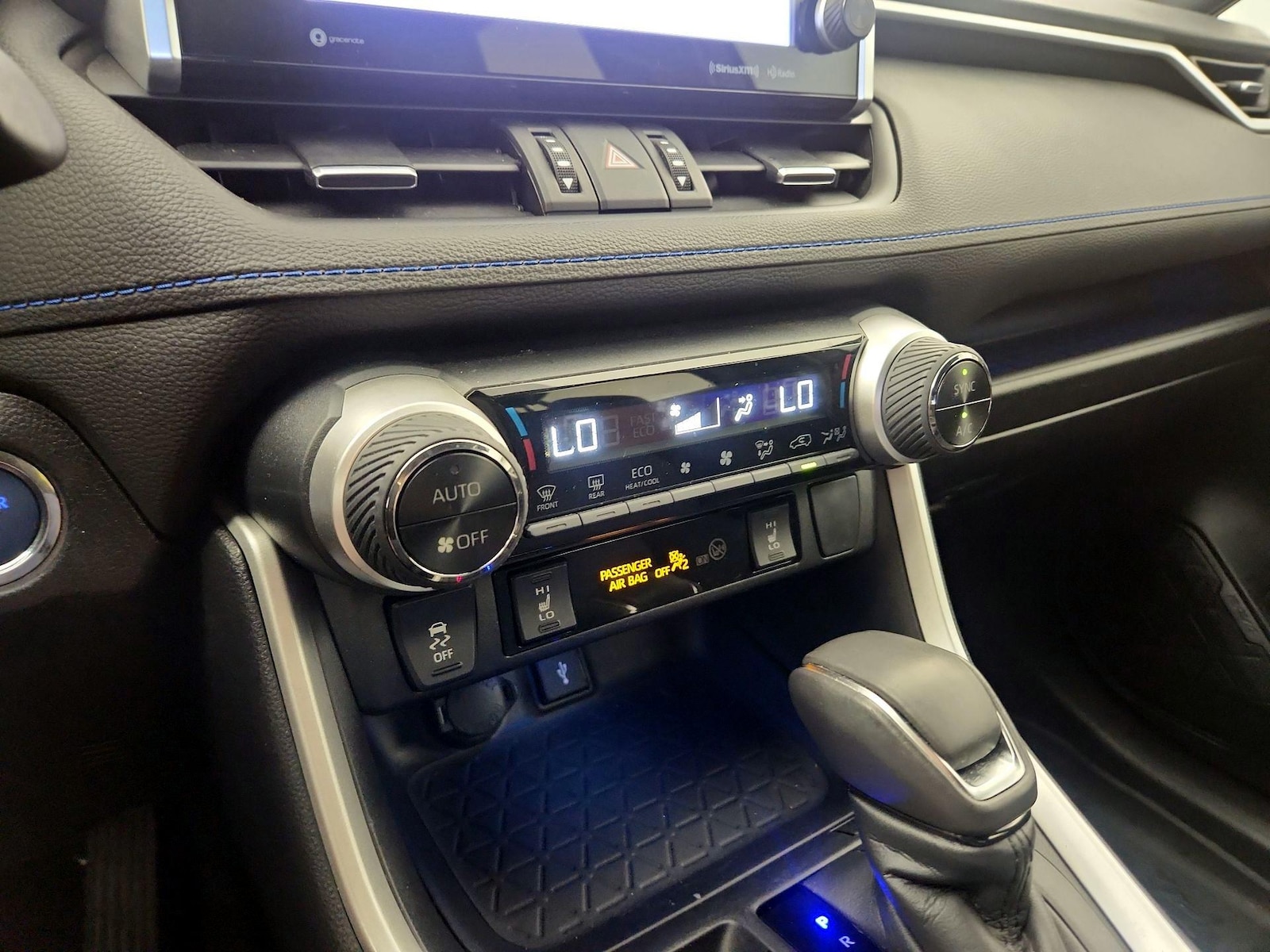 2022 Toyota RAV4 XSE - Photo 15