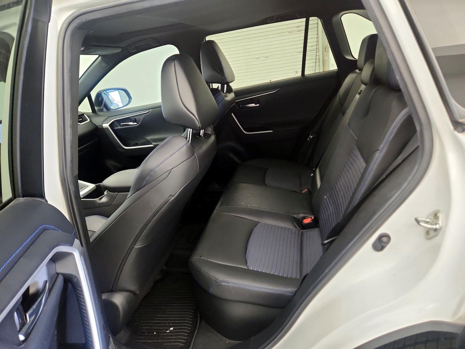 2022 Toyota RAV4 XSE - Photo 17